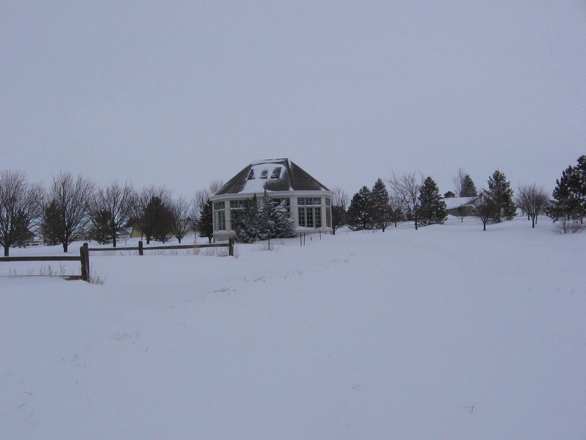 Claremont Inn & Winery Stratton Esterno foto